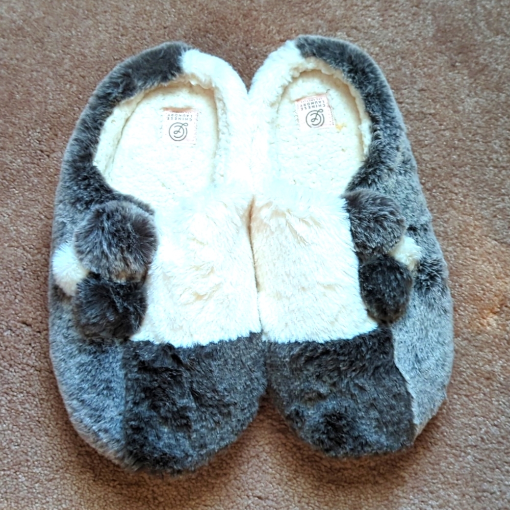 Women's Chinese Laundry Slip On Slippers 9/10  NEW SALE